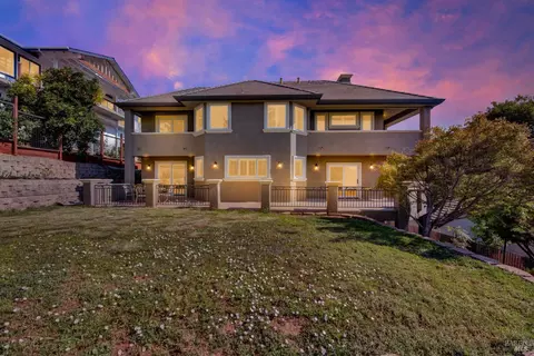 Exterior - 681 Hillside Dr, Fairfield, CA 94533 photo 5 of 17