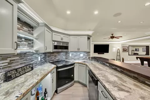Kitchen - 681 Hillside Dr, Fairfield, CA 94533 photo 15 of 15