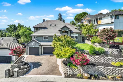 681 Hillside Dr, Fairfield, CA 94533