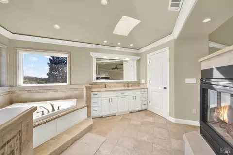 Bath - 681 Hillside Dr, Fairfield, CA 94533 photo 6 of 12
