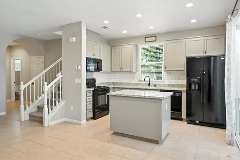 491 Rosso Ct, Vacaville, CA 95687