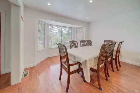 Dining - 128 Newcastle Dr, Vallejo, CA 94591 photo 1 of 2