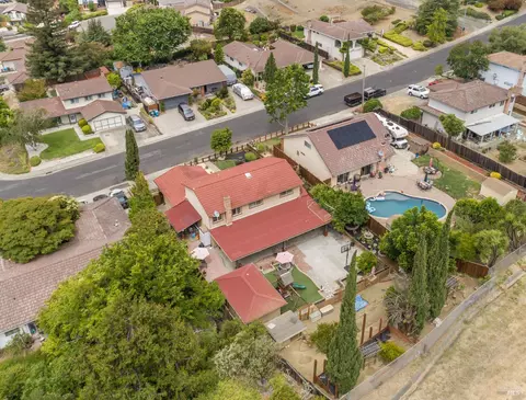 View/Area - 128 Newcastle Dr, Vallejo, CA 94591 photo 4 of 6