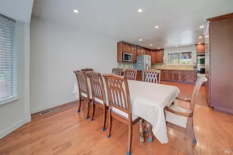 Dining - 128 Newcastle Dr, Vallejo, CA 94591 photo 2 of 2