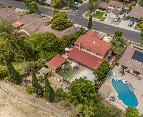 View/Area - 128 Newcastle Dr, Vallejo, CA 94591 photo 5 of 6