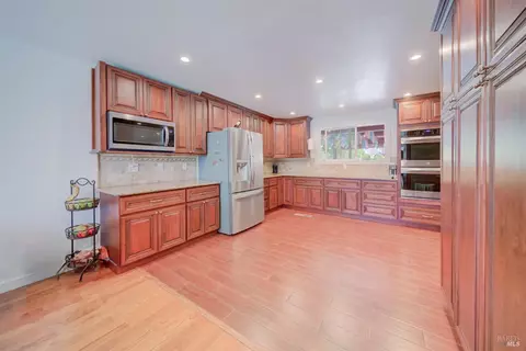 Kitchen - 128 Newcastle Dr, Vallejo, CA 94591 photo 4 of 4