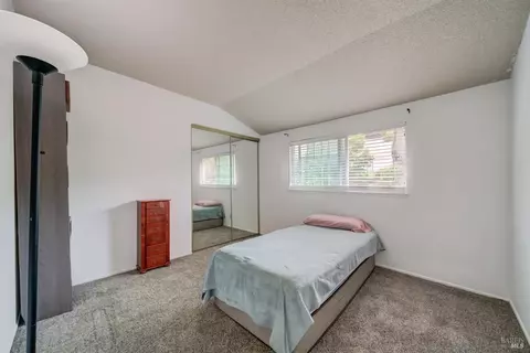 Bedroom - 128 Newcastle Dr, Vallejo, CA 94591 photo 6 of 11