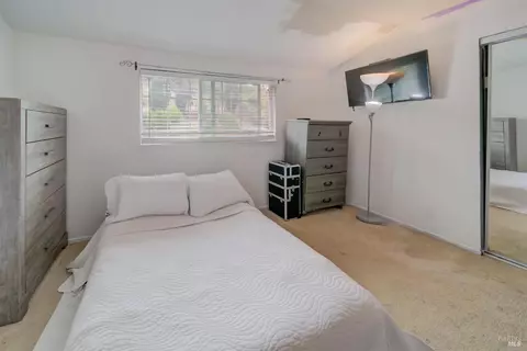 Bedroom - 128 Newcastle Dr, Vallejo, CA 94591 photo 3 of 11