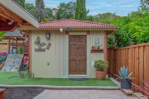 Exterior - 128 Newcastle Dr, Vallejo, CA 94591 photo 6 of 7
