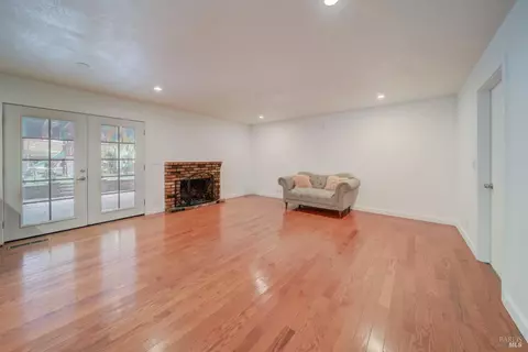 Living - 128 Newcastle Dr, Vallejo, CA 94591 photo 1 of 3