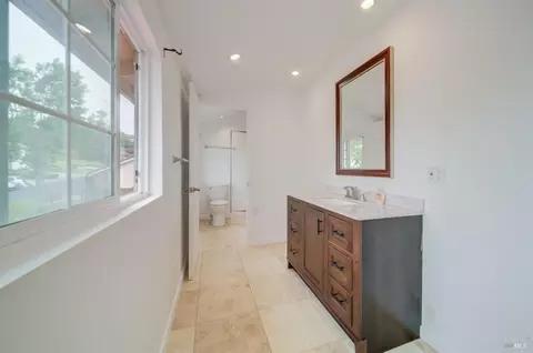 Bath - 128 Newcastle Dr, Vallejo, CA 94591 photo 4 of 7