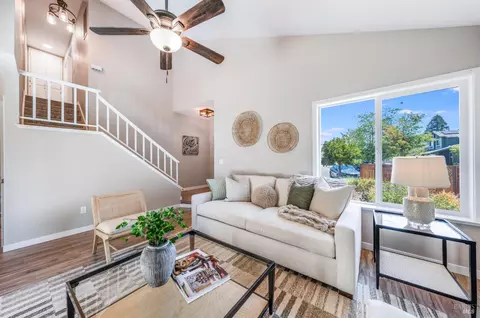 2434 Covey Ct, Santa Rosa, CA 95403