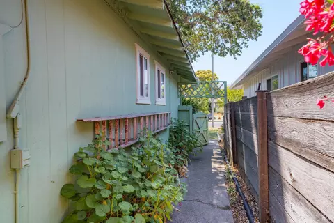 Exterior - 3042 Beecham St, Napa, CA 94558 photo 8 of 9