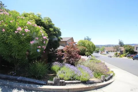 1588 Vervais Ave, Vallejo, CA 94591 photo 4