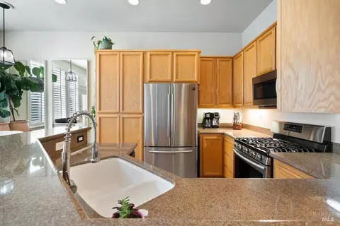 Kitchen - 7409 Imperial Ct, Vallejo, CA 94591 photo 4 of 5