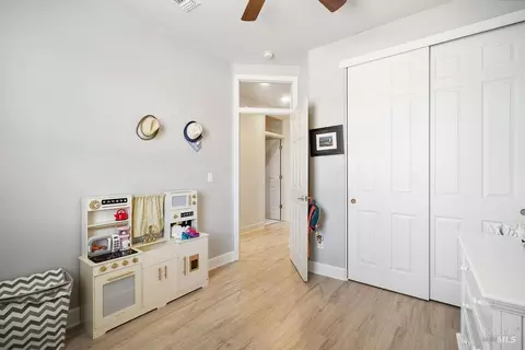 Entry Way - 7409 Imperial Ct, Vallejo, CA 94591 photo 5 of 6