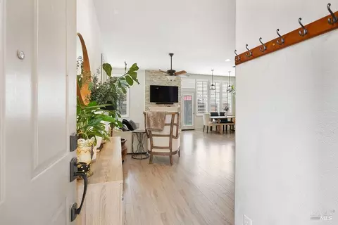 Entry Way - 7409 Imperial Ct, Vallejo, CA 94591 photo 1 of 6