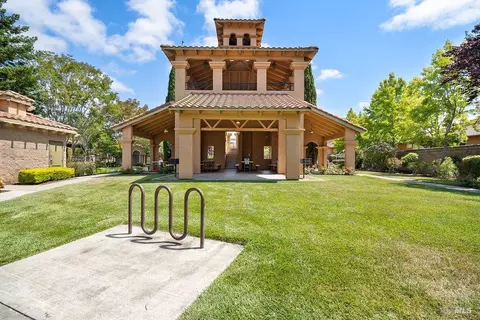 Exterior - 7409 Imperial Ct, Vallejo, CA 94591 photo 7 of 8