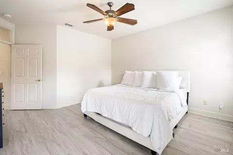 Bedroom - 7409 Imperial Ct, Vallejo, CA 94591 photo 4 of 6