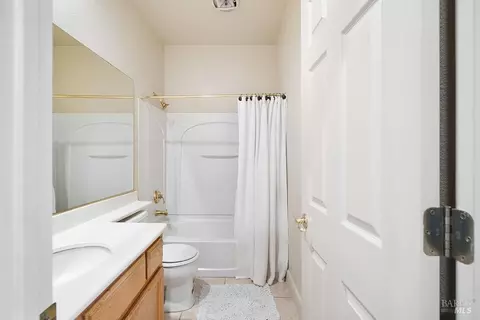 Bath - 7409 Imperial Ct, Vallejo, CA 94591 photo 1 of 5