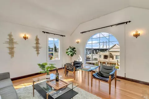 1253 Flora St, Crockett, CA 94525
