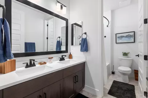 Bath - 2415 Waterside Dr, Fairfield, CA 94533 photo 5 of 5