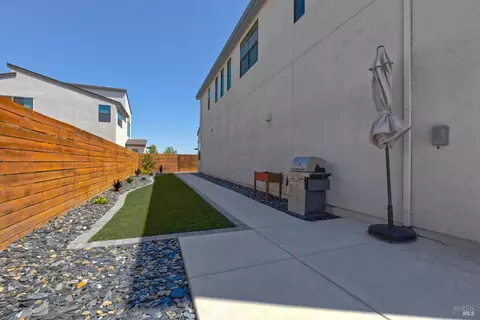 Exterior - 2415 Waterside Dr, Fairfield, CA 94533 photo 6 of 10