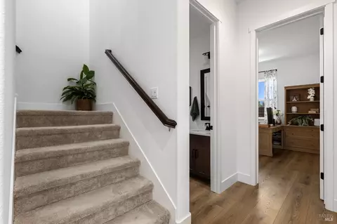 Entry Way - 2415 Waterside Dr, Fairfield, CA 94533 photo 5 of 8