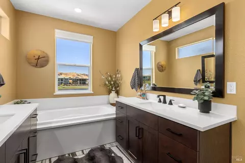 Bath - 2415 Waterside Dr, Fairfield, CA 94533 photo 4 of 5
