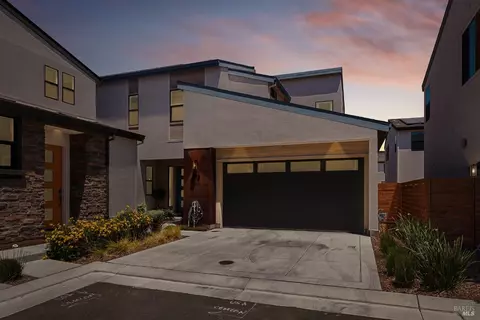 Exterior - 2415 Waterside Dr, Fairfield, CA 94533 photo 8 of 10
