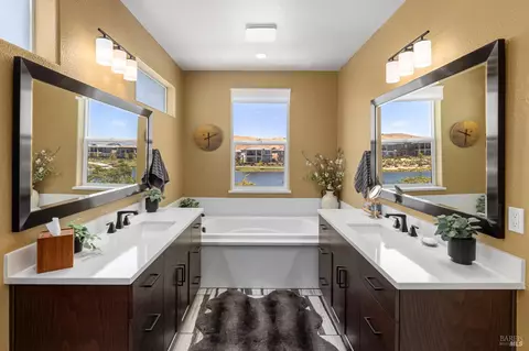 Bath - 2415 Waterside Dr, Fairfield, CA 94533 photo 2 of 5