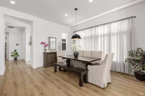 Dining - 2415 Waterside Dr, Fairfield, CA 94533 photo 2 of 2