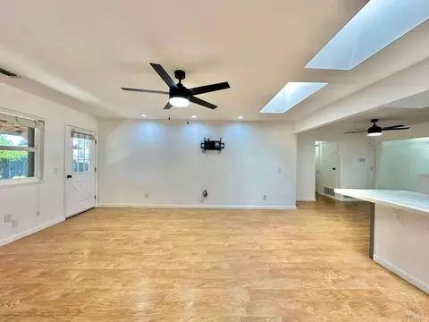 2124 E 5th St, Benicia, CA 94510 photo 54