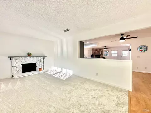 2124 E 5th St, Benicia, CA 94510 photo 2