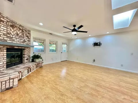 2124 E 5th St, Benicia, CA 94510 photo 11