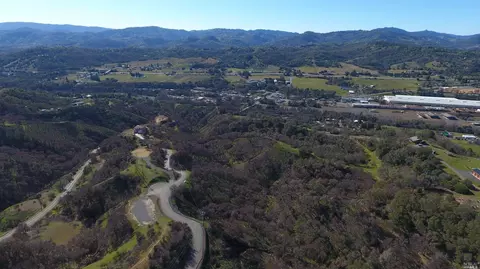 751 Rubicon Ct, Ukiah, CA 95482 photo 2