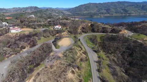 951 Rubicon Dr, Ukiah, CA 95482 photo 2