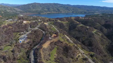 951 Rubicon Dr, Ukiah, CA 95482 photo 3
