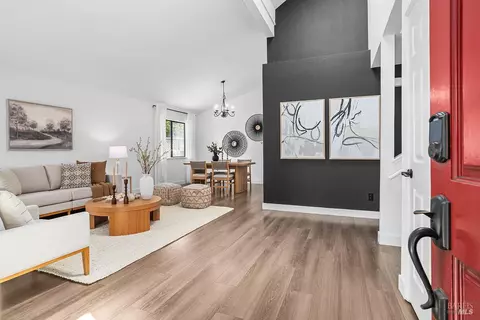 1592 Cerro Sonoma Cir, Petaluma, CA 94954