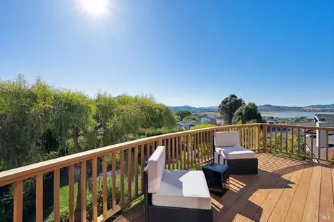 Exterior - 17 Privateer Dr, Corte Madera, CA 94925 photo 3 of 24