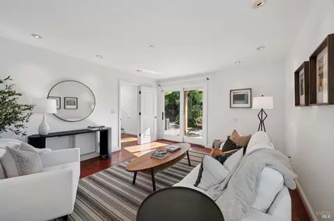Living - 17 Privateer Dr, Corte Madera, CA 94925 photo 5 of 5