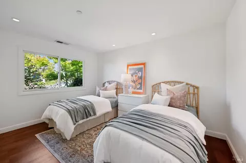 Bedroom - 17 Privateer Dr, Corte Madera, CA 94925 photo 4 of 7