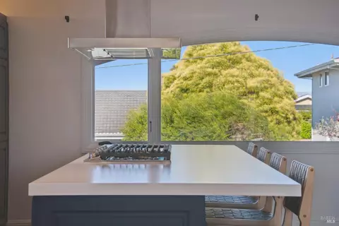 Kitchen - 17 Privateer Dr, Corte Madera, CA 94925 photo 5 of 7