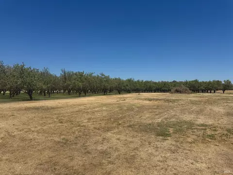 7926 Schroeder Rd, Dixon, CA 95620