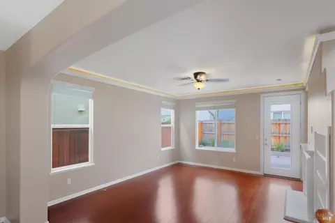 Living - 2438 Sheldon Dr, Fairfield, CA 94533 photo 2 of 5