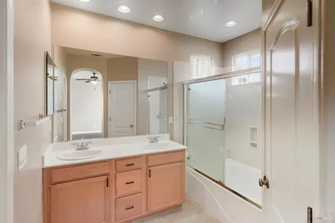 Bath - 2438 Sheldon Dr, Fairfield, CA 94533 photo 2 of 9