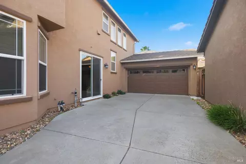 Exterior - 2438 Sheldon Dr, Fairfield, CA 94533 photo 4 of 10