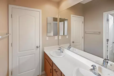 Bath - 2438 Sheldon Dr, Fairfield, CA 94533 photo 9 of 9