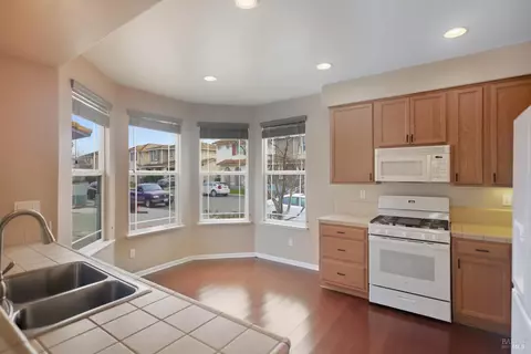 Kitchen - 2438 Sheldon Dr, Fairfield, CA 94533 photo 2 of 4
