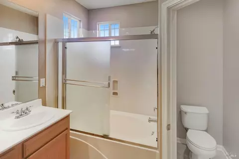 Bath - 2438 Sheldon Dr, Fairfield, CA 94533 photo 4 of 9